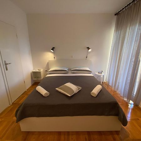 Studio Apartment And Rooms Adria โวดีเซ ภายนอก รูปภาพ