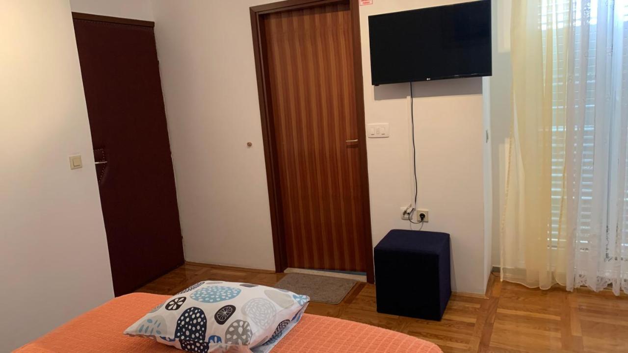 Studio Apartment And Rooms Adria โวดีเซ ภายนอก รูปภาพ