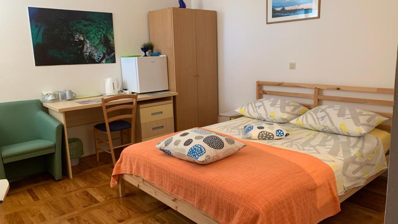 Studio Apartment And Rooms Adria โวดีเซ ภายนอก รูปภาพ