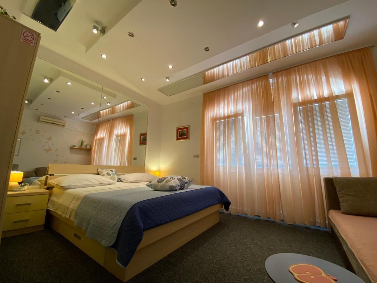 Studio Apartment And Rooms Adria โวดีเซ ภายนอก รูปภาพ