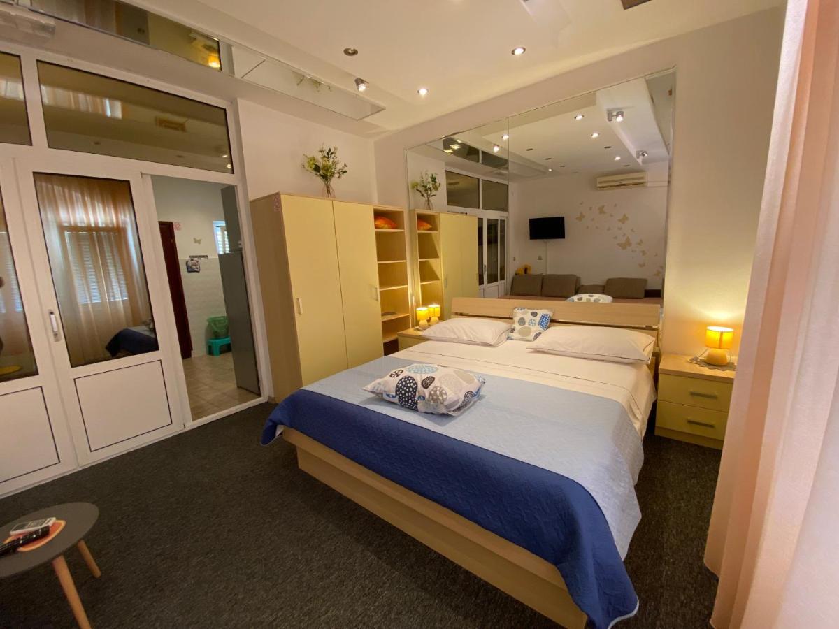 Studio Apartment And Rooms Adria โวดีเซ ภายนอก รูปภาพ