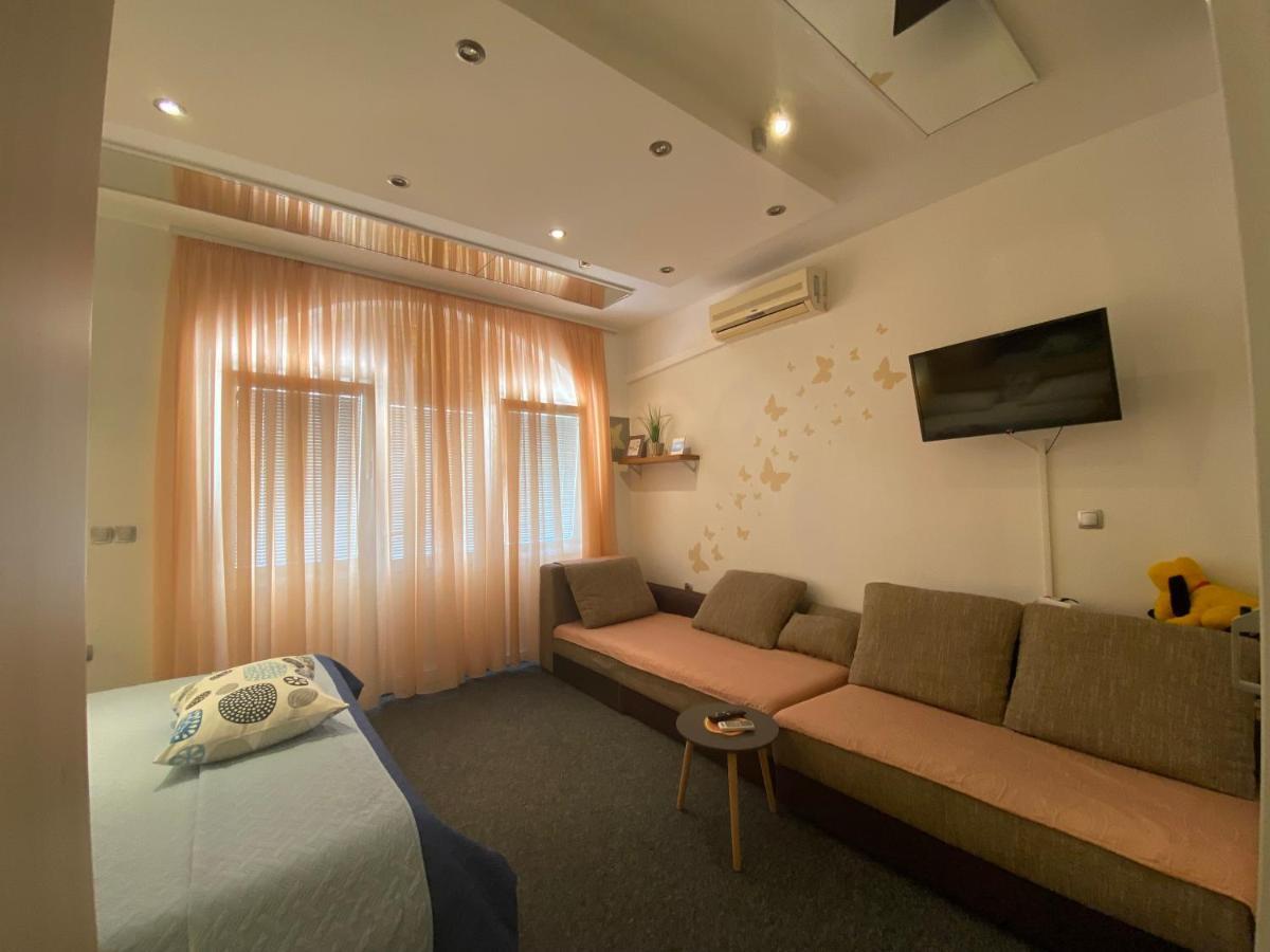 Studio Apartment And Rooms Adria โวดีเซ ภายนอก รูปภาพ