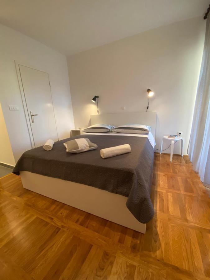 Studio Apartment And Rooms Adria โวดีเซ ภายนอก รูปภาพ