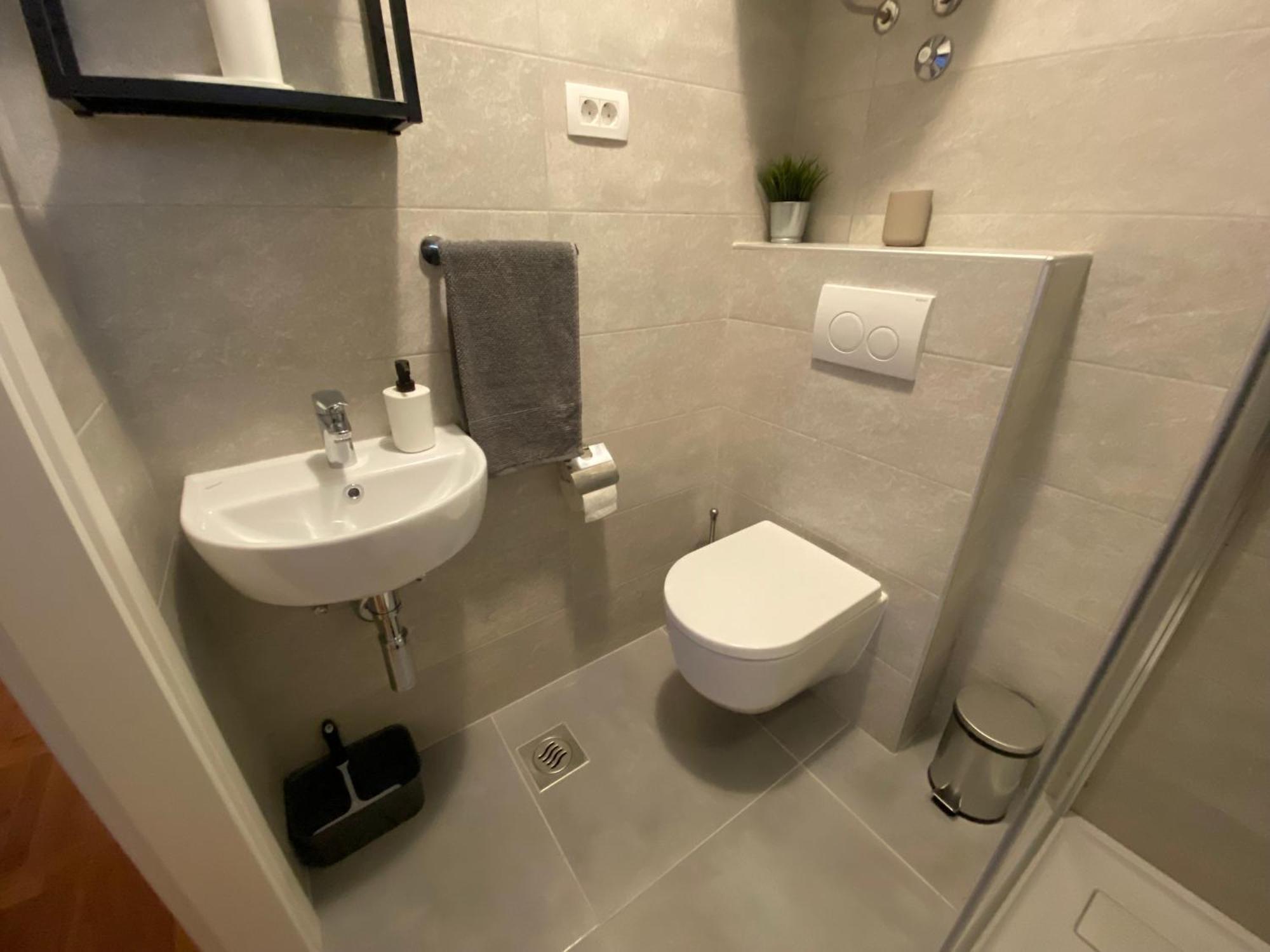 Studio Apartment And Rooms Adria โวดีเซ ภายนอก รูปภาพ
