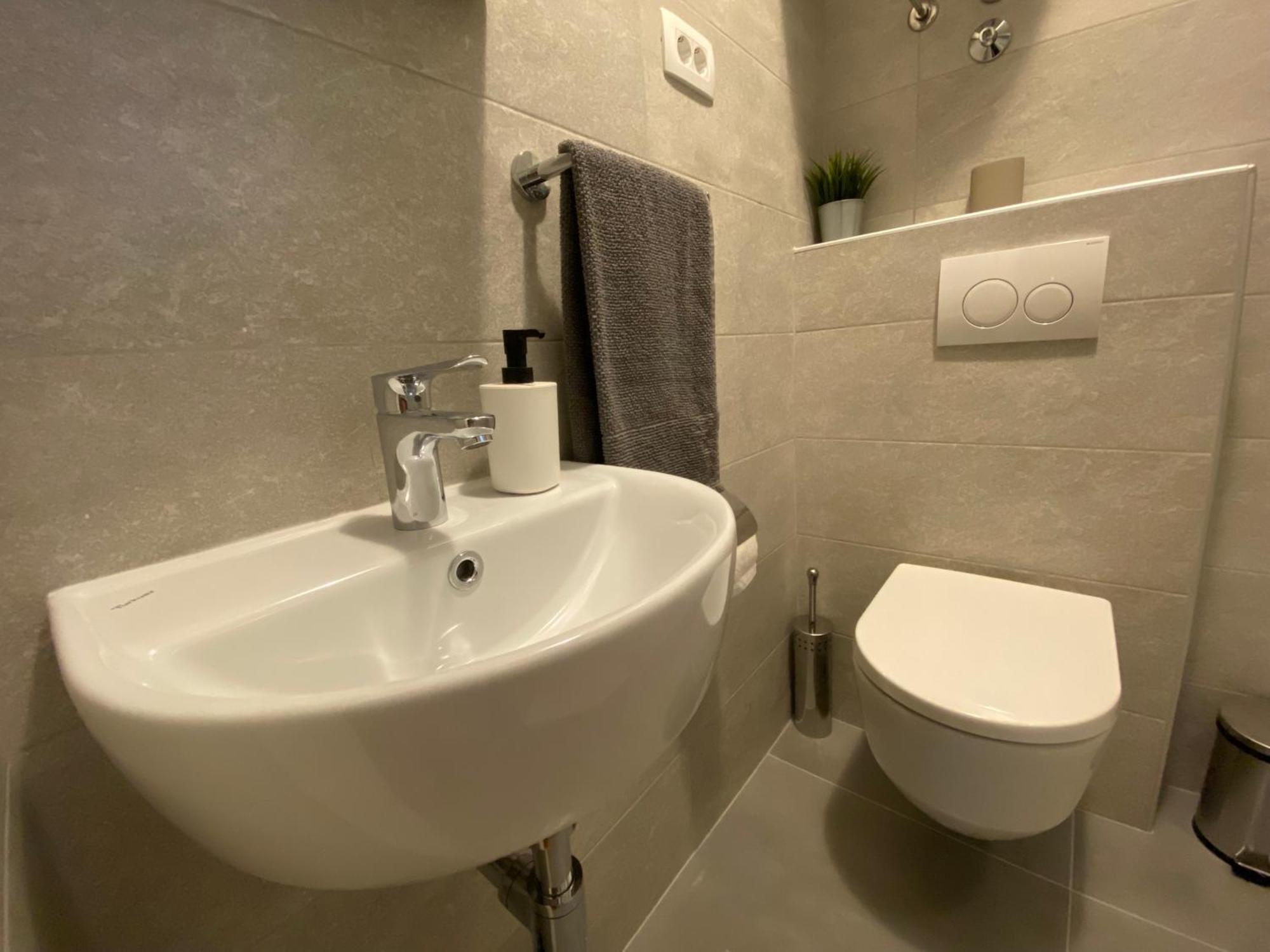 Studio Apartment And Rooms Adria โวดีเซ ภายนอก รูปภาพ