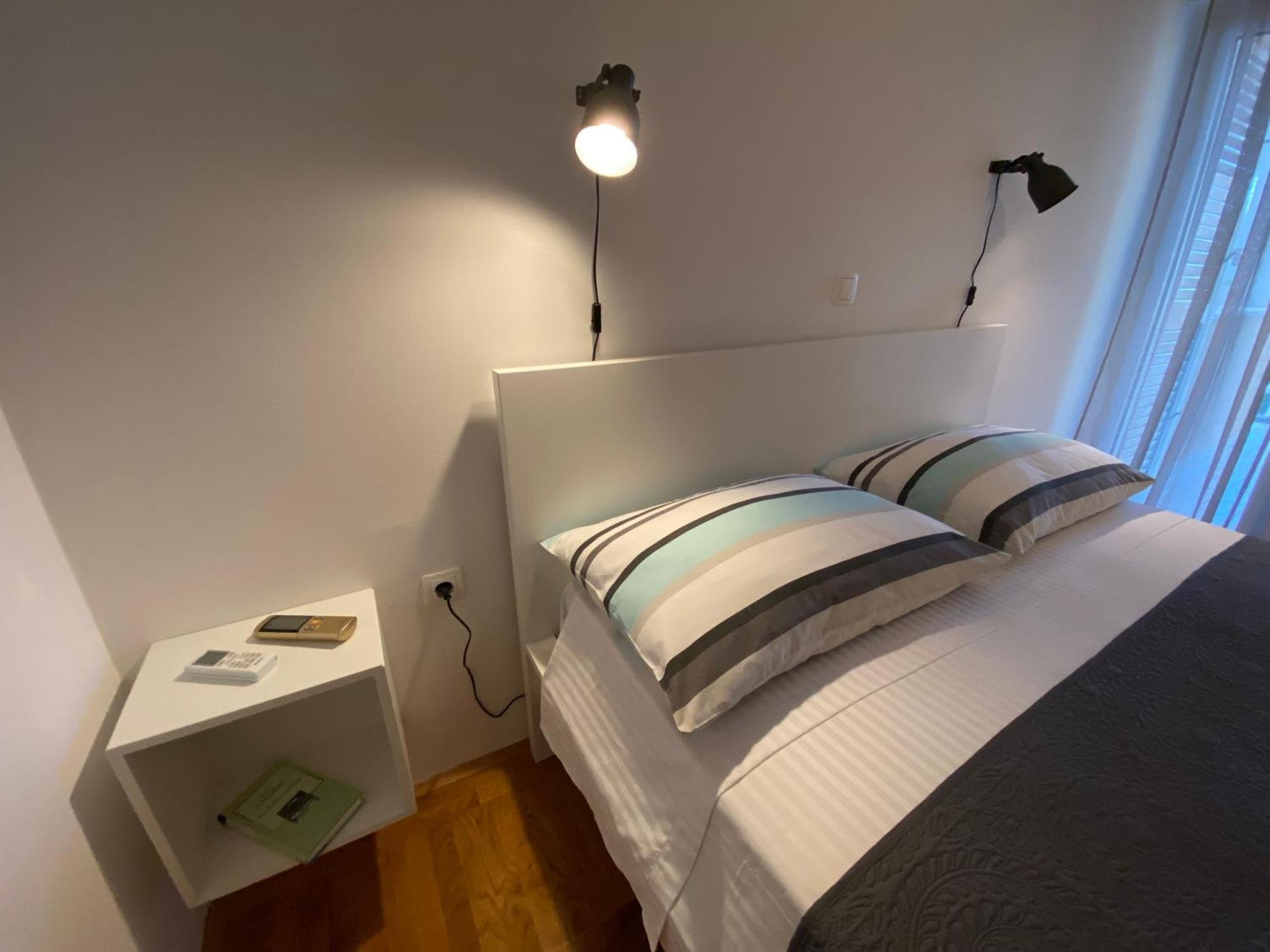 Studio Apartment And Rooms Adria โวดีเซ ภายนอก รูปภาพ