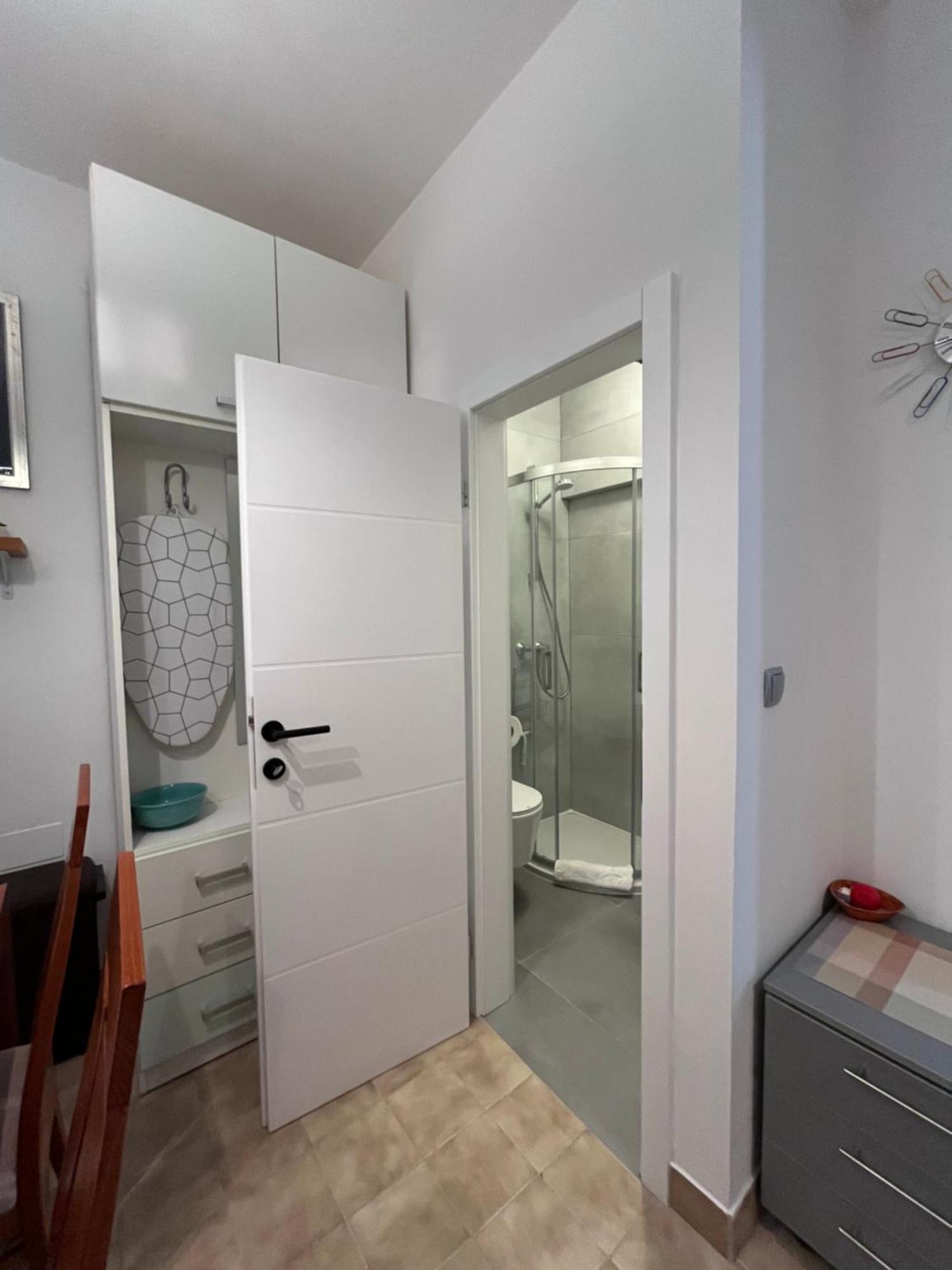 Studio Apartment And Rooms Adria โวดีเซ ภายนอก รูปภาพ
