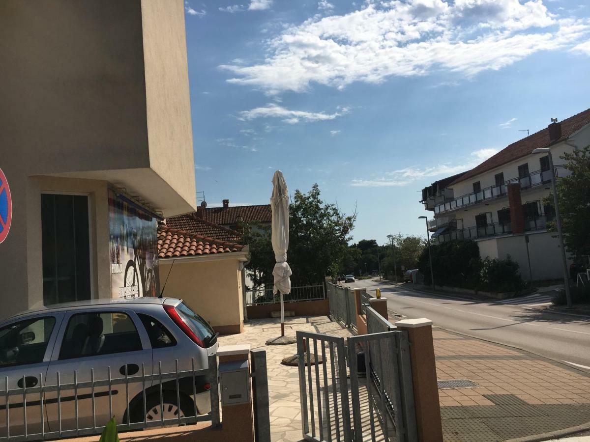 Studio Apartment And Rooms Adria โวดีเซ ภายนอก รูปภาพ