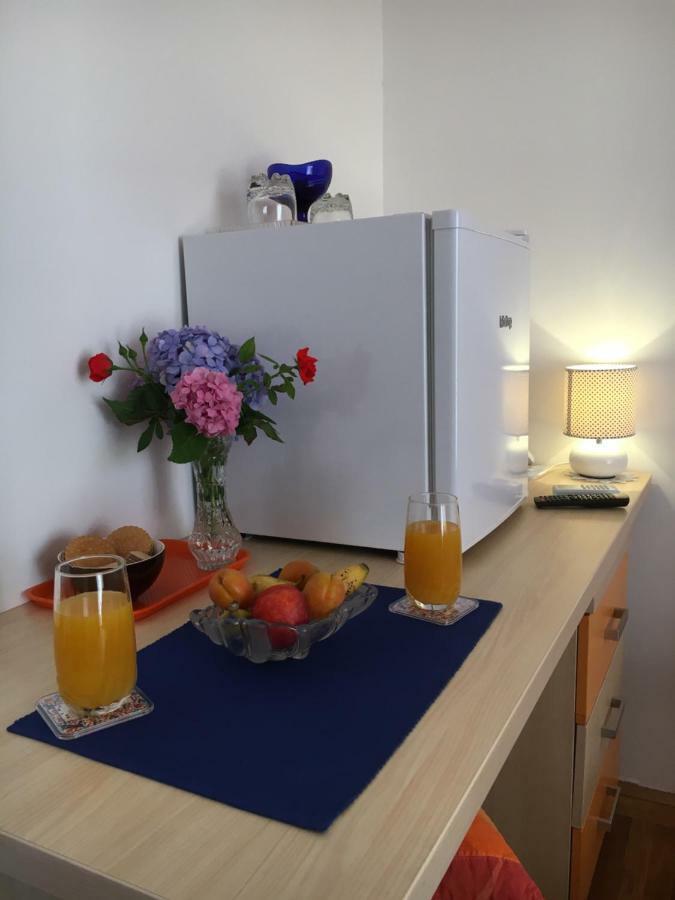 Studio Apartment And Rooms Adria โวดีเซ ภายนอก รูปภาพ